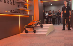 AI乐土、机械人4S店……“浙”个炎天玩点纷歧样